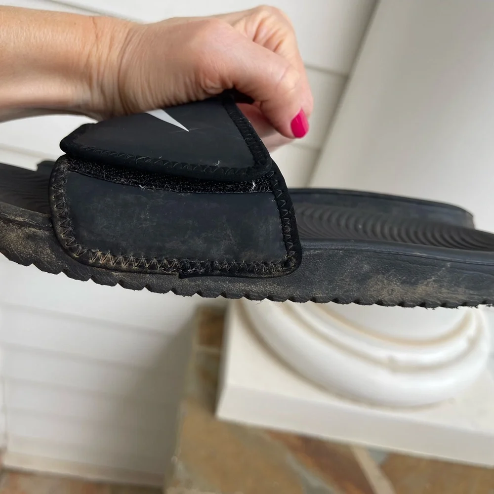 Nike Kids Black Slide Sandals - Picture 3 of 5